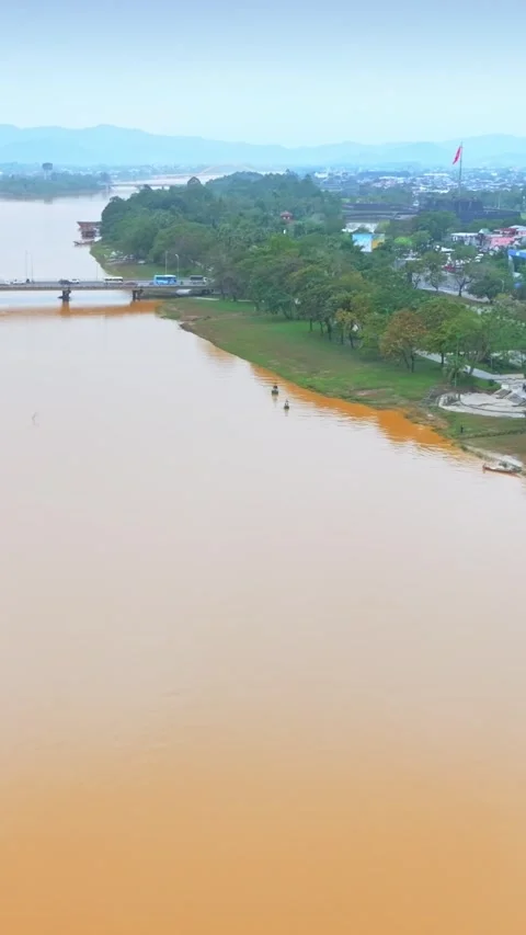 Perfume River view from above in Hue, Thua Thien Hue, in Vietnam (VN) Vidéo 331035549