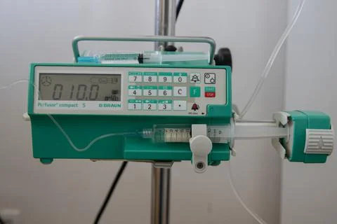 Perfusor Automatic injection machine with medicine at Hospital Stock Photos