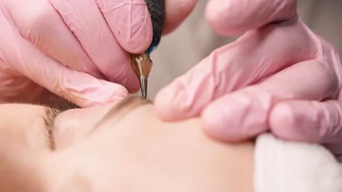 Permanent makeup. Permanent tattooing of eyebrows. Vídeos de archivo 149007733