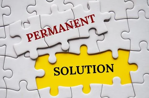 Permanent Solution text on missing jigsaw puzzle. Strategic problem solving.. Foto stock
