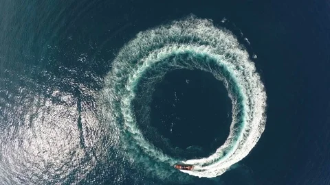 Perpendicular aerial view of a maxi rib Stock Footage 71004276