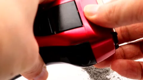 Person assembling an electric shaver 動画素材 336318885