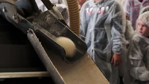 A person in a box Video stock 131954564