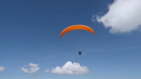 Person flying on paraglide 스톡 동영상 79368065
