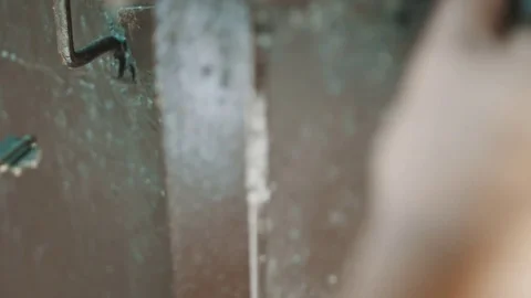 Person key opens the lock 库存影片 78497980