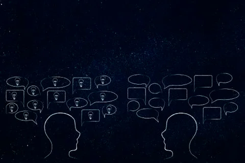 Person with lightbulbs into speech bubbles and another person with empty comi Illustrazione stock