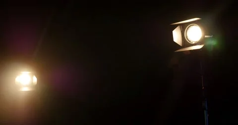 A person making an interview scene and moves the lighting 库存影片 49952373