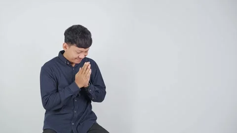 Person Nodding and Smiling With Satisfaction 库存影片 344830944