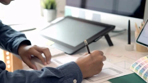 A person sitting on a table Vídeos de archivo 156848455