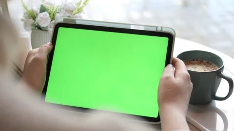 Person uses tablet with green screen Stock Footage 341179418