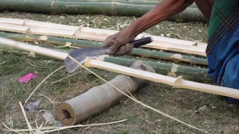 Person using a tool 库存影片 332580043