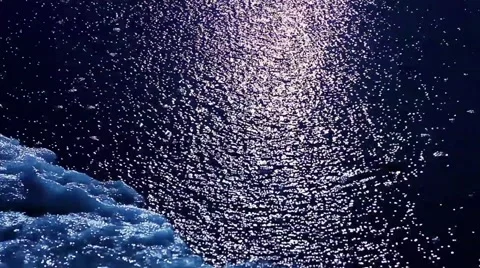 Person walking on the beach in night time Video stock 47325077