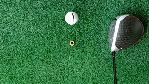 Personal Perspective of a Golfer Teeing the Golf Ball and Hitting the Golf Ball Vídeo Stock 191952057