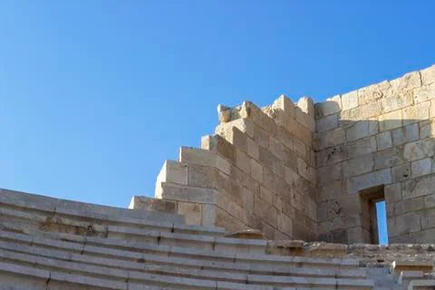 Perspective shoot of ancient stone structure corner amphitheatre seatings Stock-Fotos