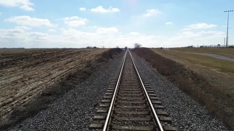 A perspective of train tracks near Buchannon Park, Bowling Green KY Vidéo 343032359