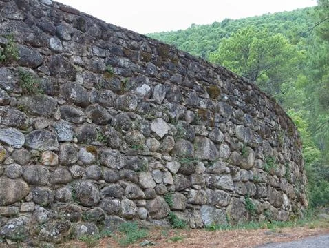 Perspective View of Ancient Stone Wall in Spain Foto stock