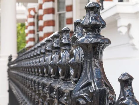 Perspective view of cast iron railing in London. Foto stock