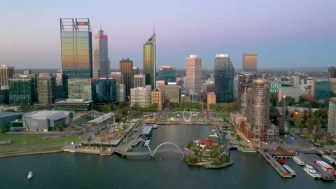 "PERTH, AUSTRALIA, JANUARY 17, 2020: Sunset view of skyline of Elizabeth quay in Stock Footage 144014694