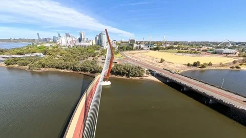 Perth, Western Australia -01 01, 2026: Aerial View Of Boorloo pedestrian Bridge Video stock 329327565