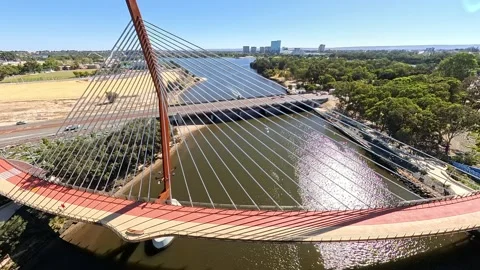 Perth, Western Australia -01 01, 2026: Aerial View Of Boorloo pedestrian Bridge Video stock 329327907