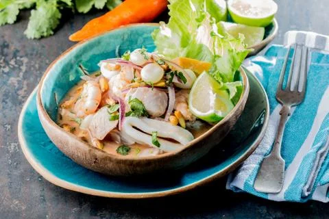 PERUVIAN CEVICHE SEBICHE. Peruvian seafood and fish sebiche with maize Foto stock