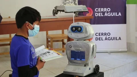 Peruvian educational girl robot Kipi gets a second life, Lima (es-ES), PE - 22 J 库存影片 244397288