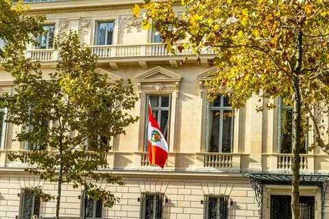 Peruvian flag at the Peruvian Embassy in Paris Stock Photos