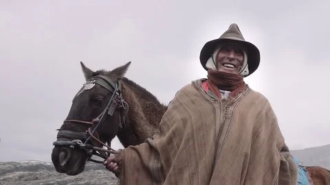 Peruvian man smiling Stock-Footage 70734036