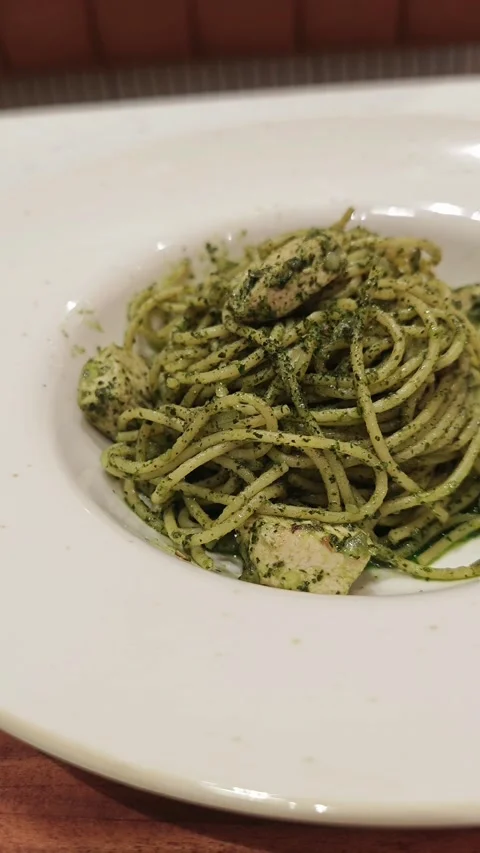 Pesto pasta 库存影片 328266583