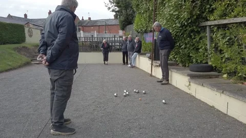 Petanque match in England between two teams 스톡 동영상 196220603