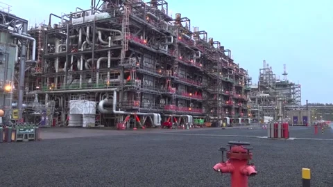 Peter Kyle and Douglas Alexander tour Grangemouth plant as £120m funding announ Video stock 323936167
