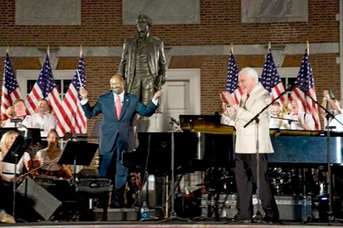 Peter Nero and the Philly Pops performing in front of historic Independence Stock Photos