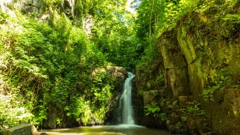 Petite cascade Mortain 動画素材 197950402