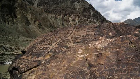 Petroglyphs at the bank of Indus river, Gilgit-Baltistan Pakistan Foto stock