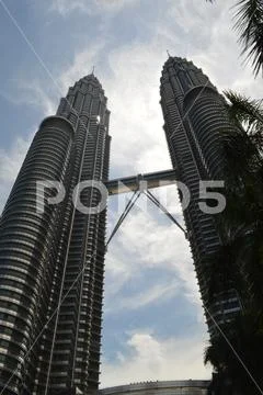 The Petronas Towers, the tallest twin buildings in the world. ~ Hi Res ...