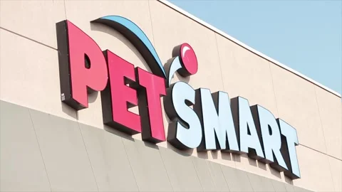 Petsmart sign logo on front of store Stock Footage 251359748
