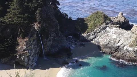 Pfeiffer Beach waterfall Stock-Footage 76726785