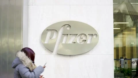 Pfizer headquarters New York 動画素材 143514409