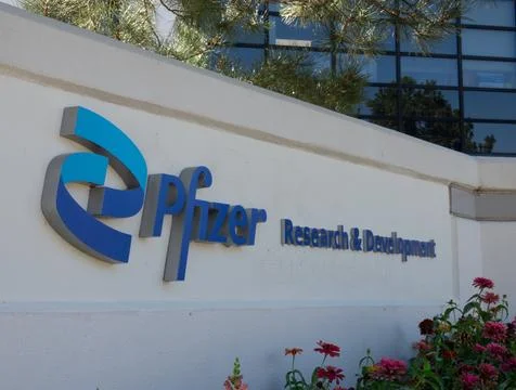 Pfizer Research And Development Sign 스톡 사진