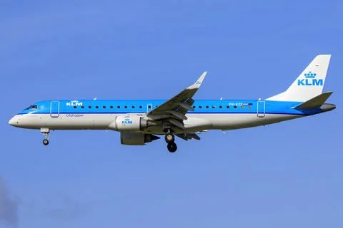 PH-EZZ - KLM cityhopper. Stock Photos