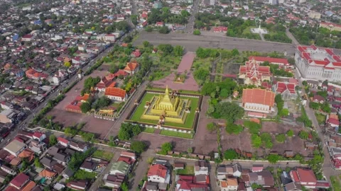 Pha that Luang stupa in Vientiane Video stock 252704832