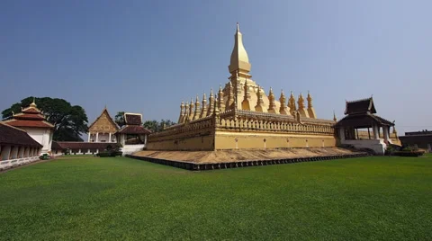 Pha That Luang Stupa in Vientiane, Laos Video stock 32190897