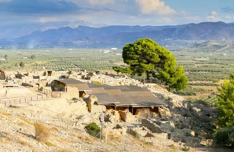  Phaistos and Plain Part of the archaeological site of Phaistos in Crete, ... Stock Photos