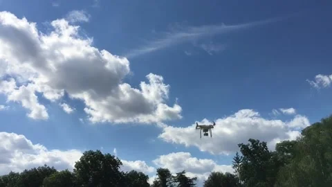 Phantom3 Is Flying Around The Drone Pilot Vídeos de archivo 222040138