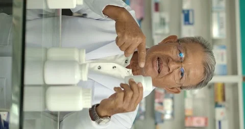 Pharmacist man using video chat to presenting medical treatment. Video stock 124233240