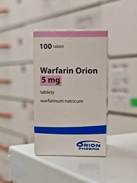 Pharmacy store-Packet of Warfarin Tablets, used to thin blood Stock-Fotos