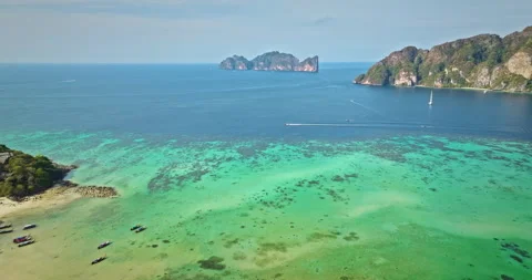 Phi Phi Islands drone view showing coastal paradise Vídeo Stock 340940095