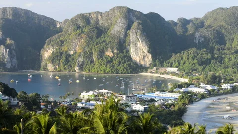 Phi Phi Islands Stockbeeldmateriaal 122553427