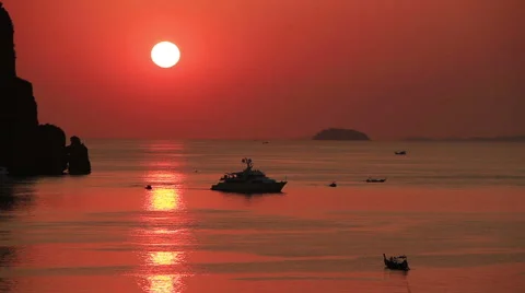 Phi Phi islands Sunset 動画素材 56579637