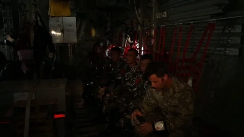 Philippine and U.S special forces ready for free fall parachuting - 2014 Видео 101358328